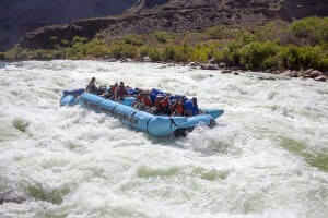 A GCW boat going through the Lava Falls rapid.
