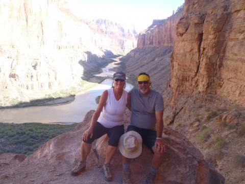 couple enjoying their hike in the Grand Canyon